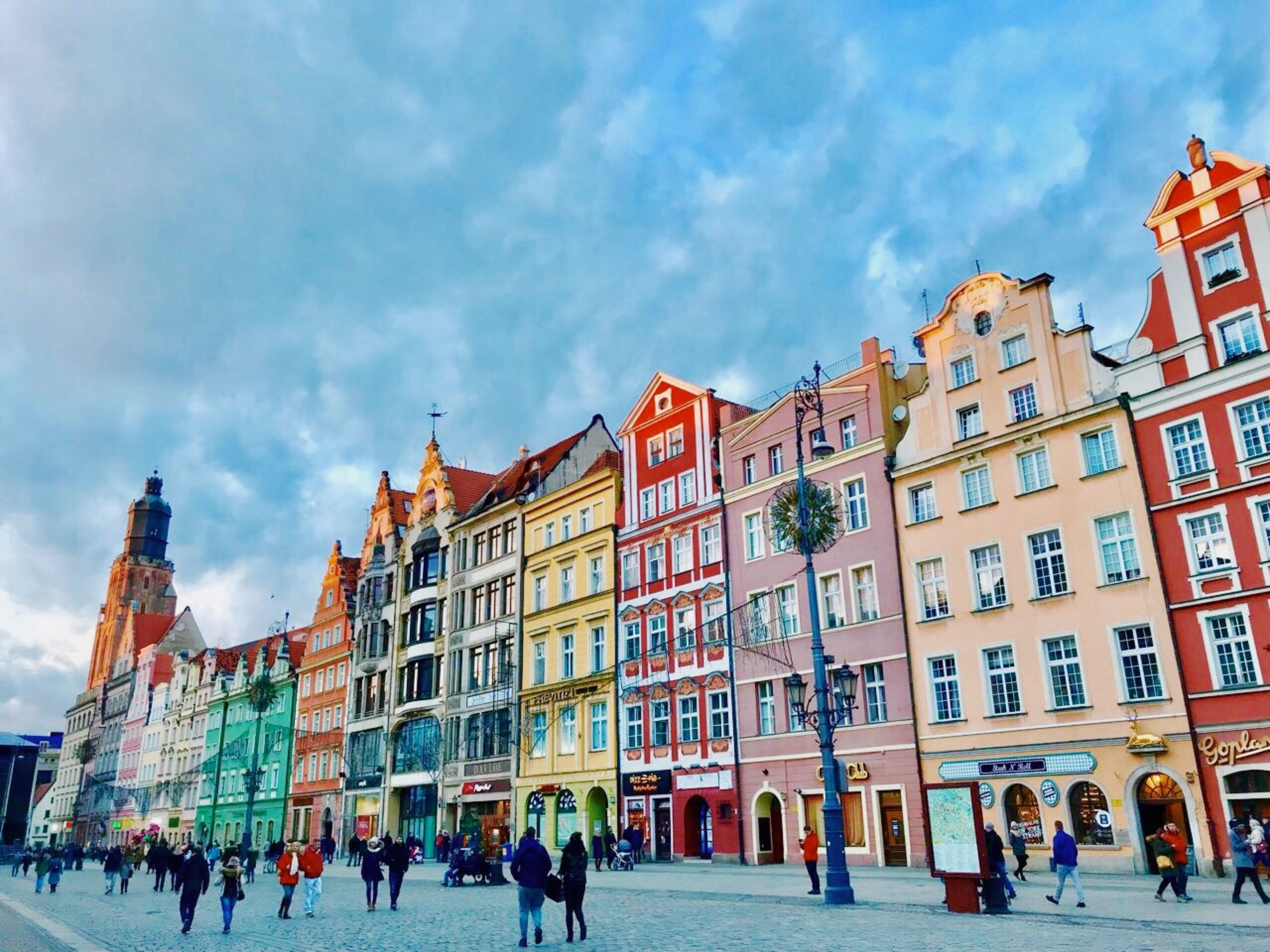 Чи потрібна туристична страховка до Польщі по безвізу | Блог Oneclick